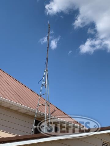 Rooftop antenna for business band radios